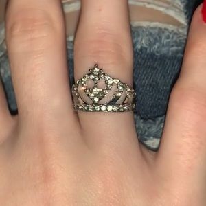Gorgeous silver crown ring size 6